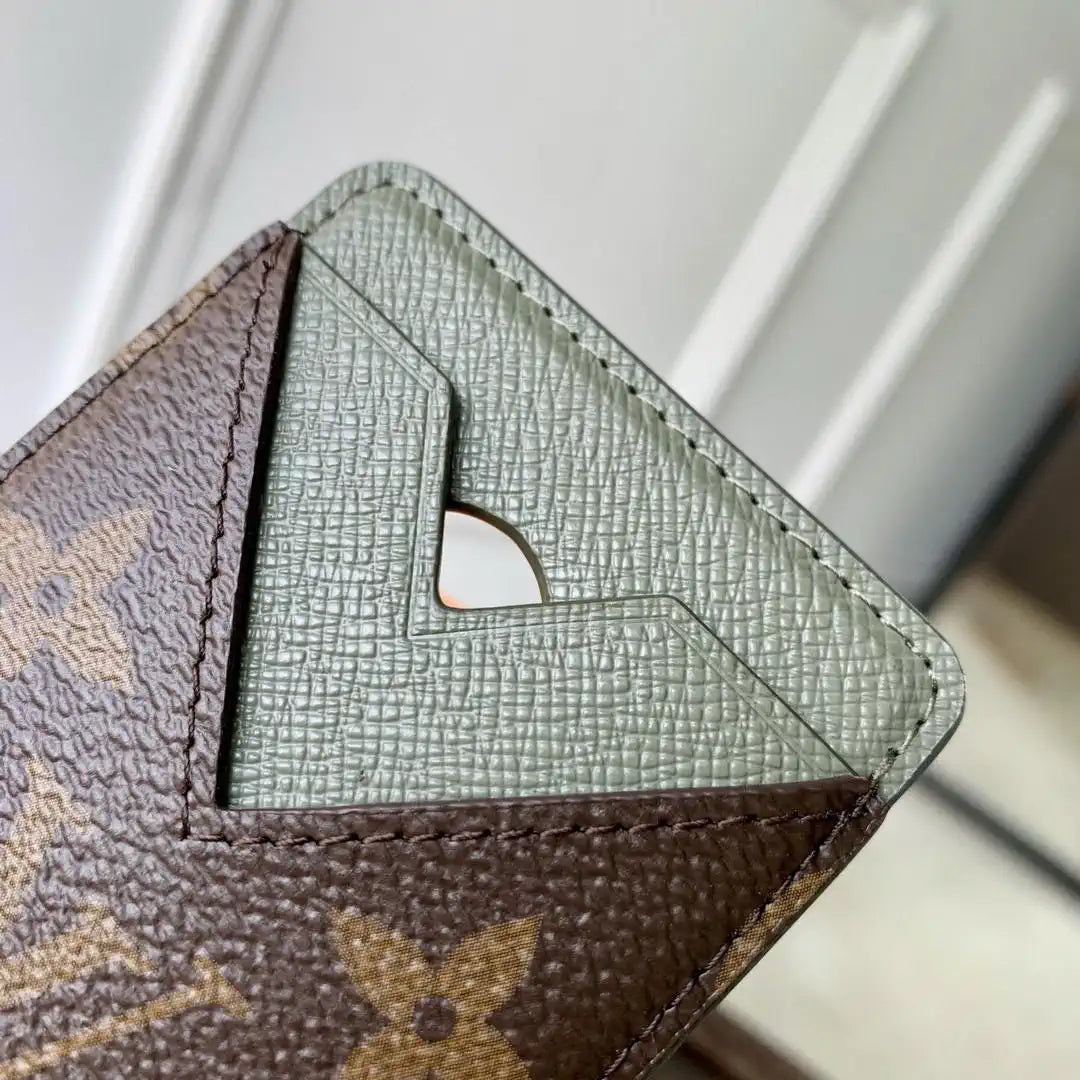 Louis Vuitton LV M25659 Magnetic Card Holder Borneo Green