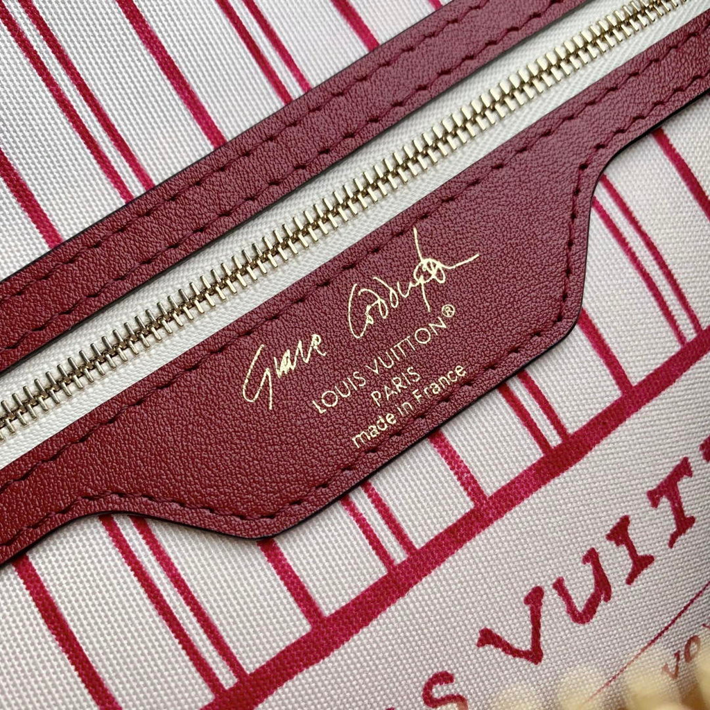 Louis Vuitton  LV M25766 Speedy 30 Soft Bag Travels With Grace Coddington  Red