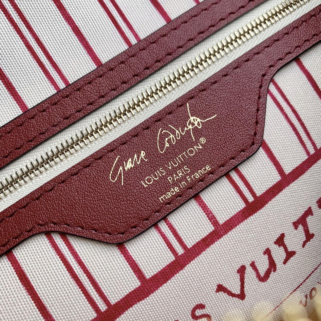 Louis Vuitton  LV M25766 Speedy 30 Soft Bag Travels With Grace Coddington  Red