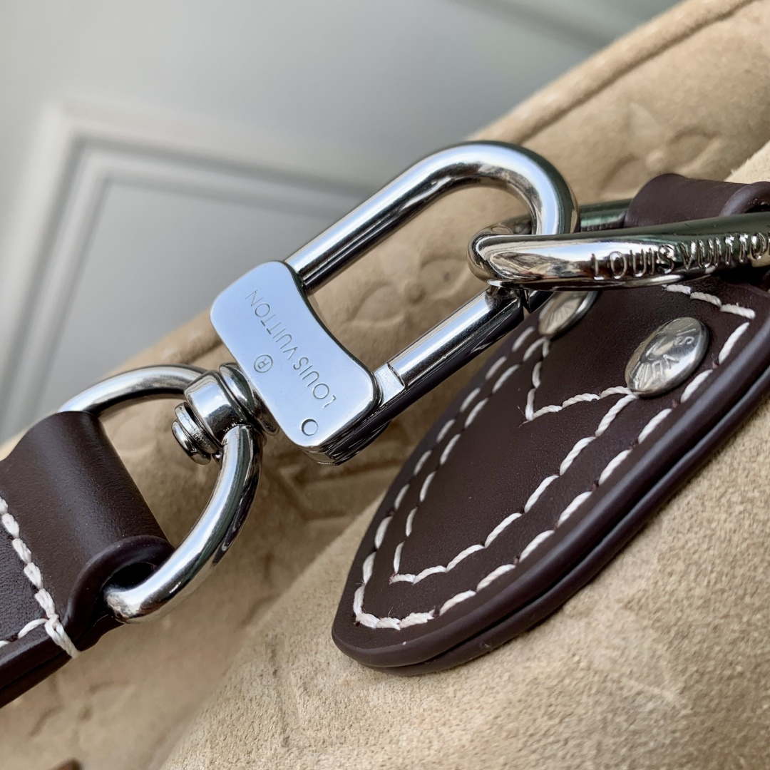 Louis Vuitton LV M26019 Steamer 40 Bag Tan