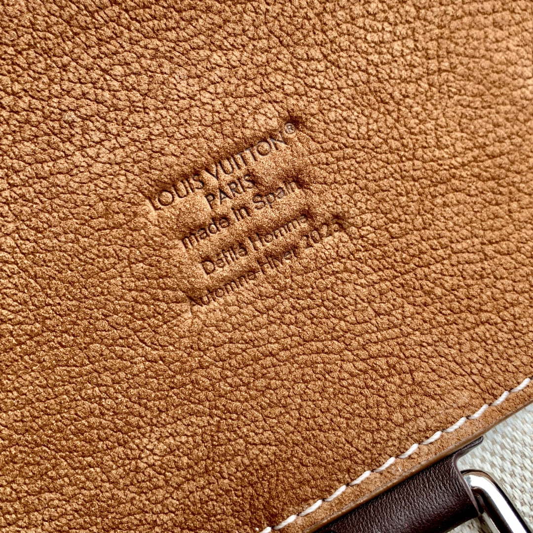 Louis Vuitton LV M26019 Steamer 40 Bag Tan