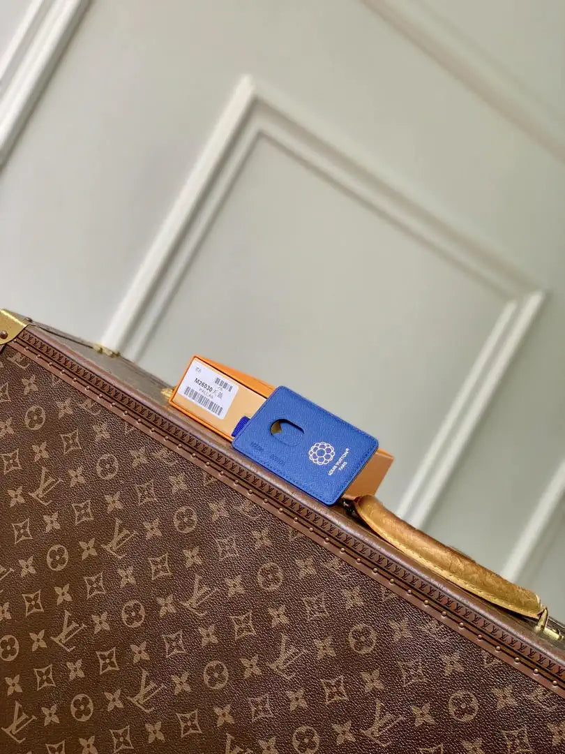 Louis Vuitton LV M26030 Magnetic Card Holder Monogram Heritage Green &Blue