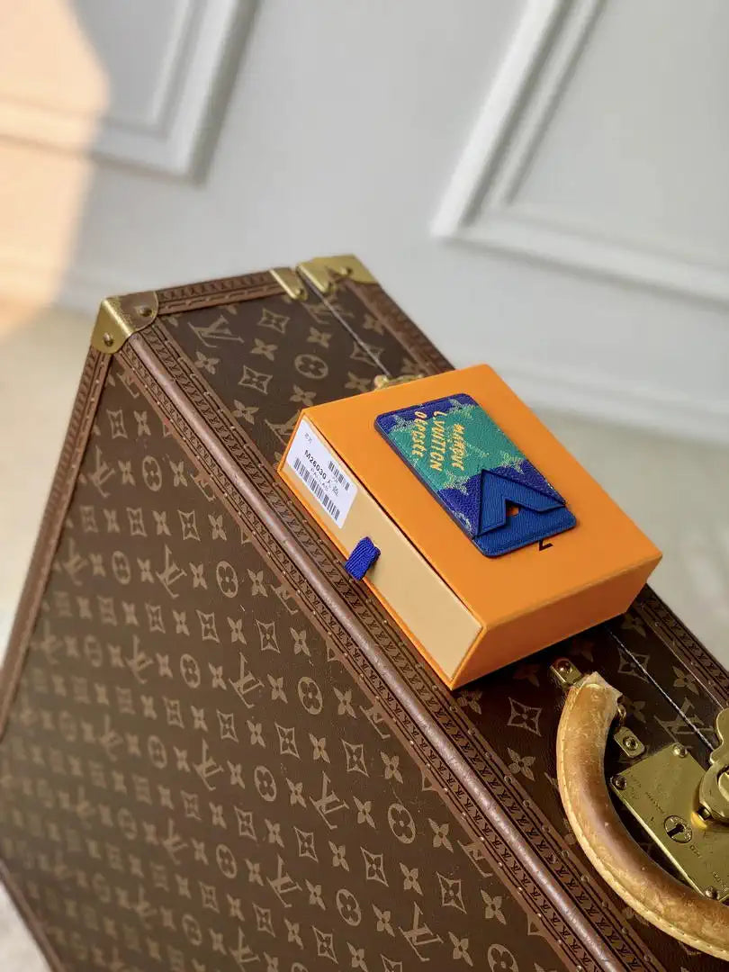 Louis Vuitton LV M26030 Magnetic Card Holder Monogram Heritage Green &Blue