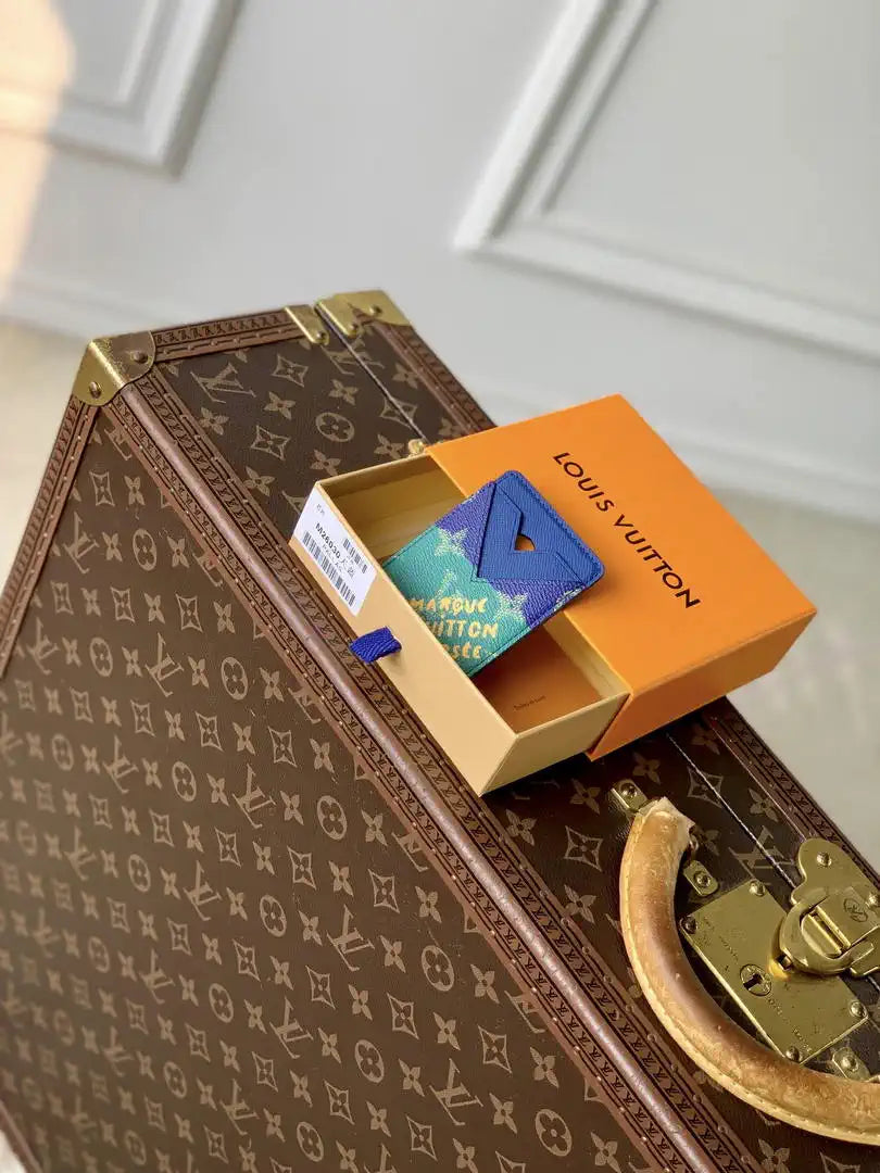 Louis Vuitton LV M26030 Magnetic Card Holder Monogram Heritage Green &Blue