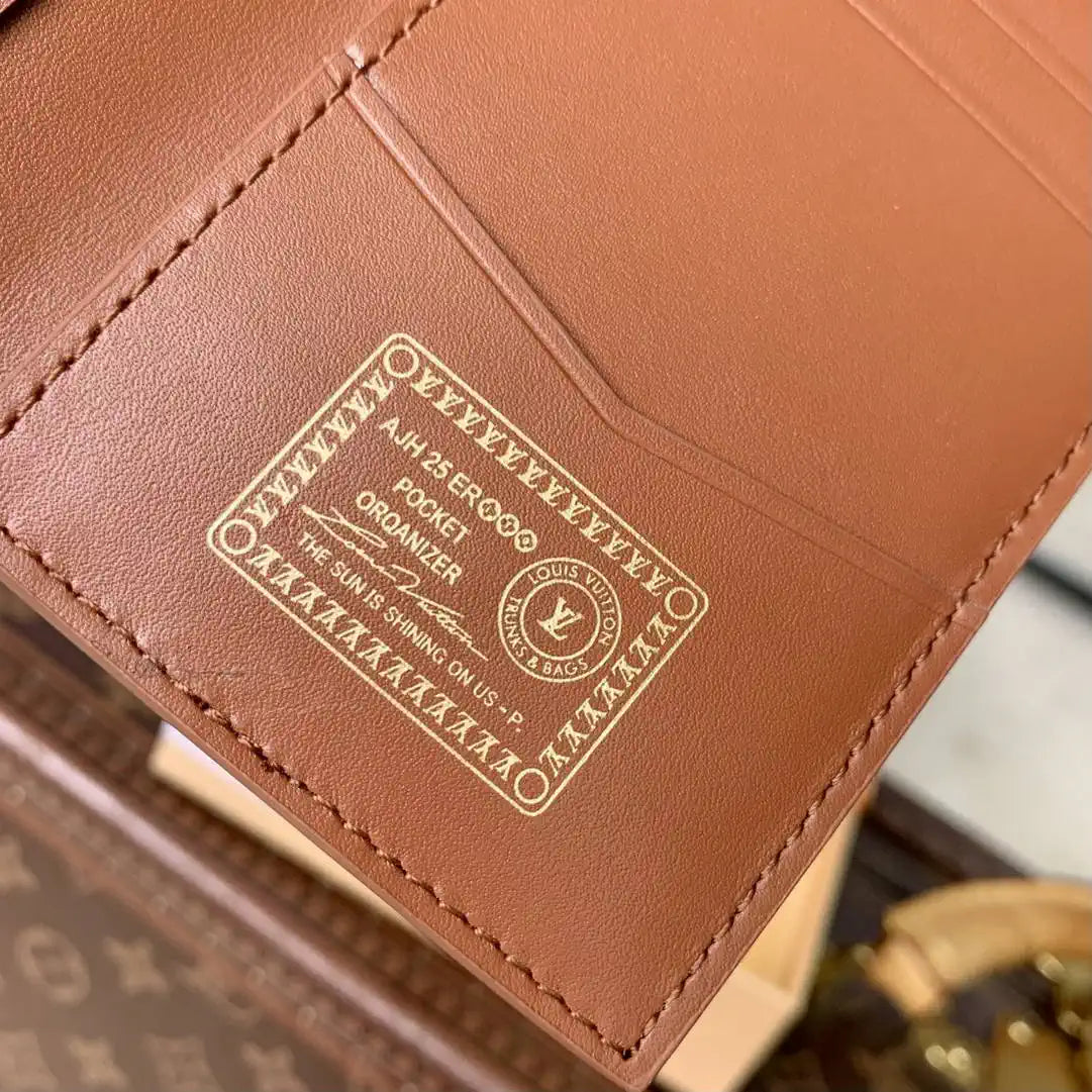 Louis Vuitton LV M26072 Pocket Organizer Green