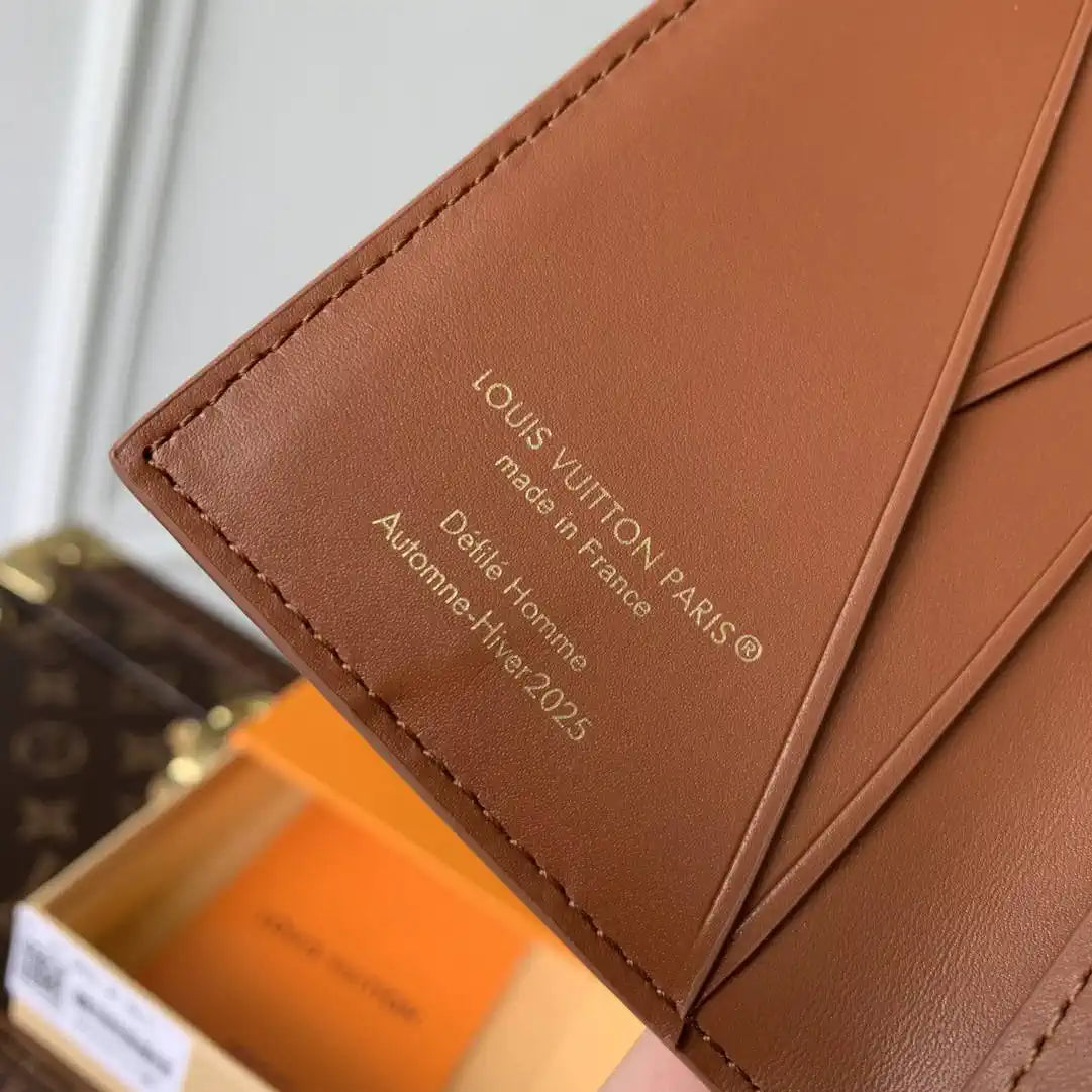 Louis Vuitton LV M26073 Pocket Organizer LW10002