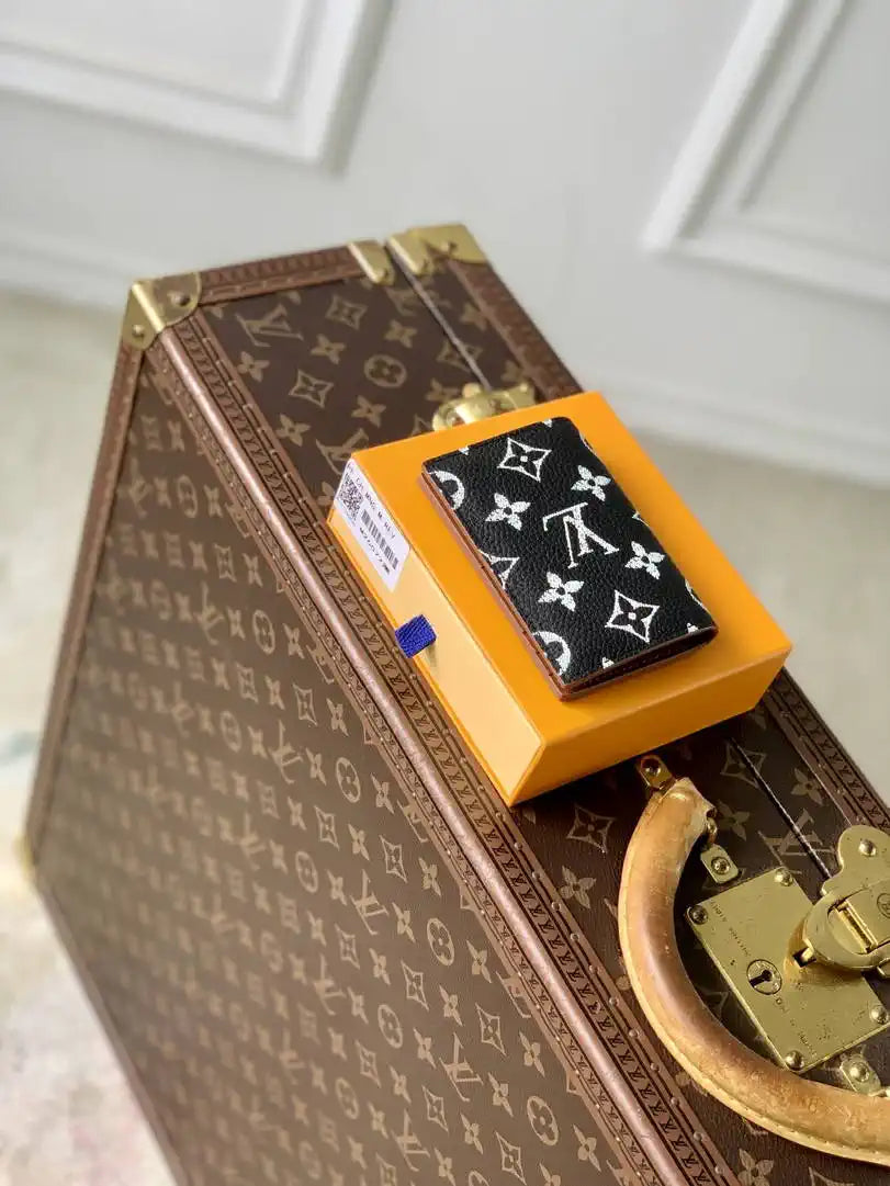 Louis Vuitton LV M26075 Pocket Organizer LW10004