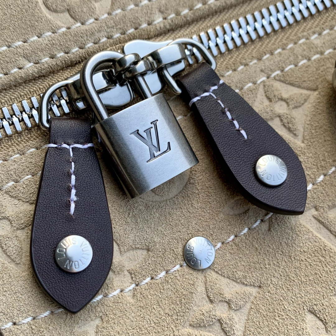 Louis Vuitton LV M26127 Keepall Bandouliere  50 Bag Tan