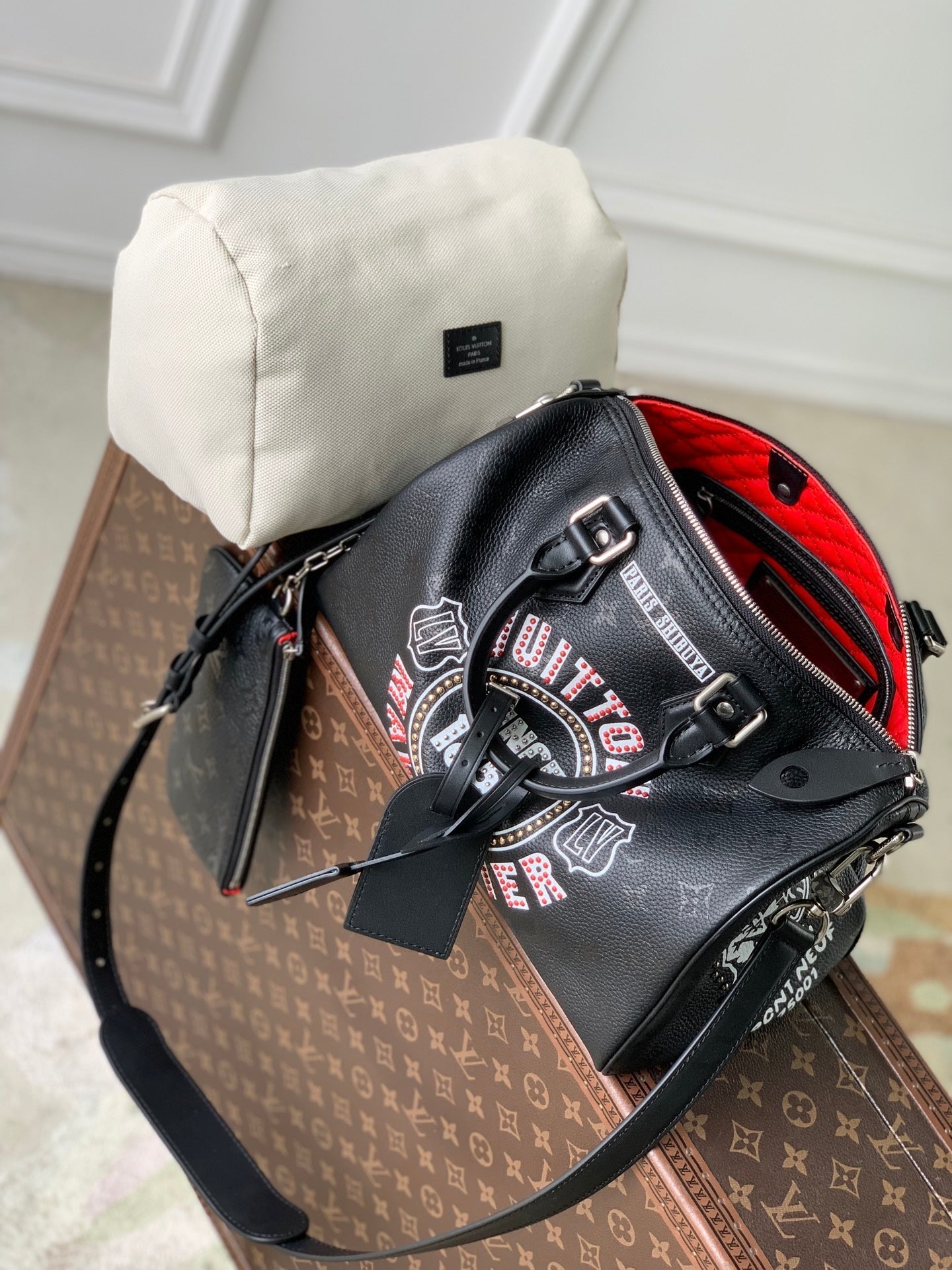 Louis Vuitton  LV M26176 Speedy P9 Bandoulière 30 Jackets Black - Default Title - View 9