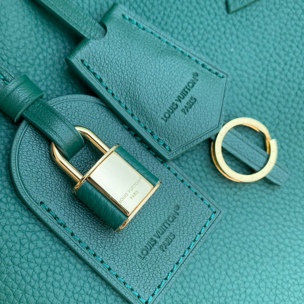 Louis Vuitton LV M26259 Capucines GM Bag Dark green