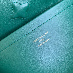 Louis Vuitton LV M26259 Capucines GM Bag Dark green - Default Title - View 9