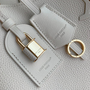 Louis Vuitton LV M26259 Capucines GM Bag Off white - Default Title - View 8