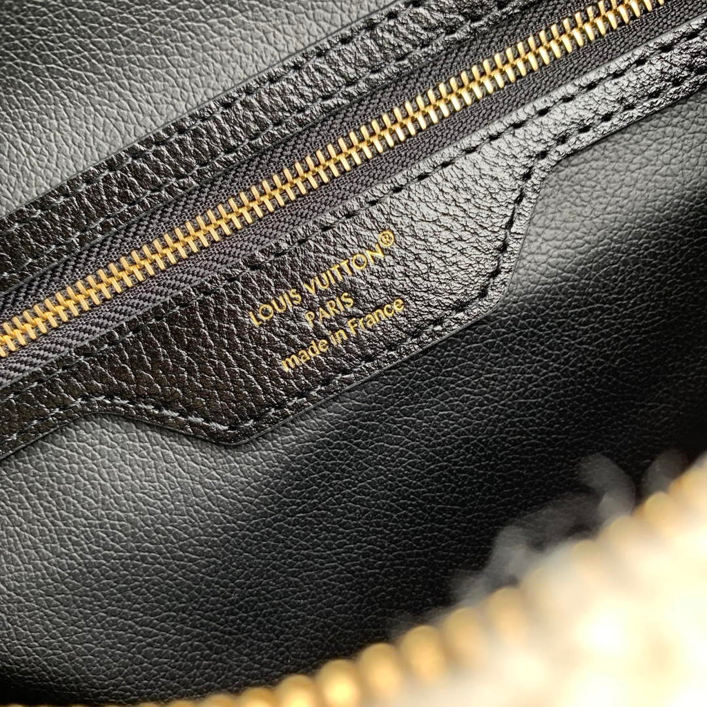Louis Vuitton  LV M26326 Speedy 30 Soft Teddy Bag Monogram Shearling