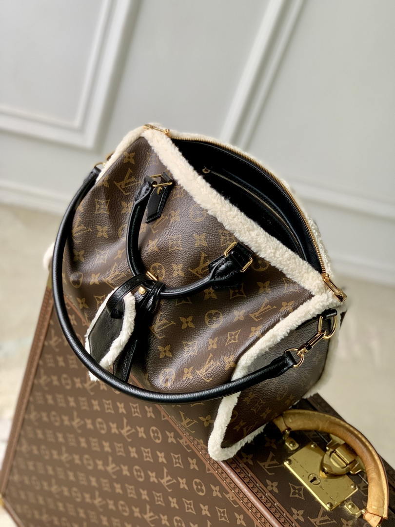 Louis Vuitton  LV M26326 Speedy 30 Soft Teddy Bag Monogram Shearling