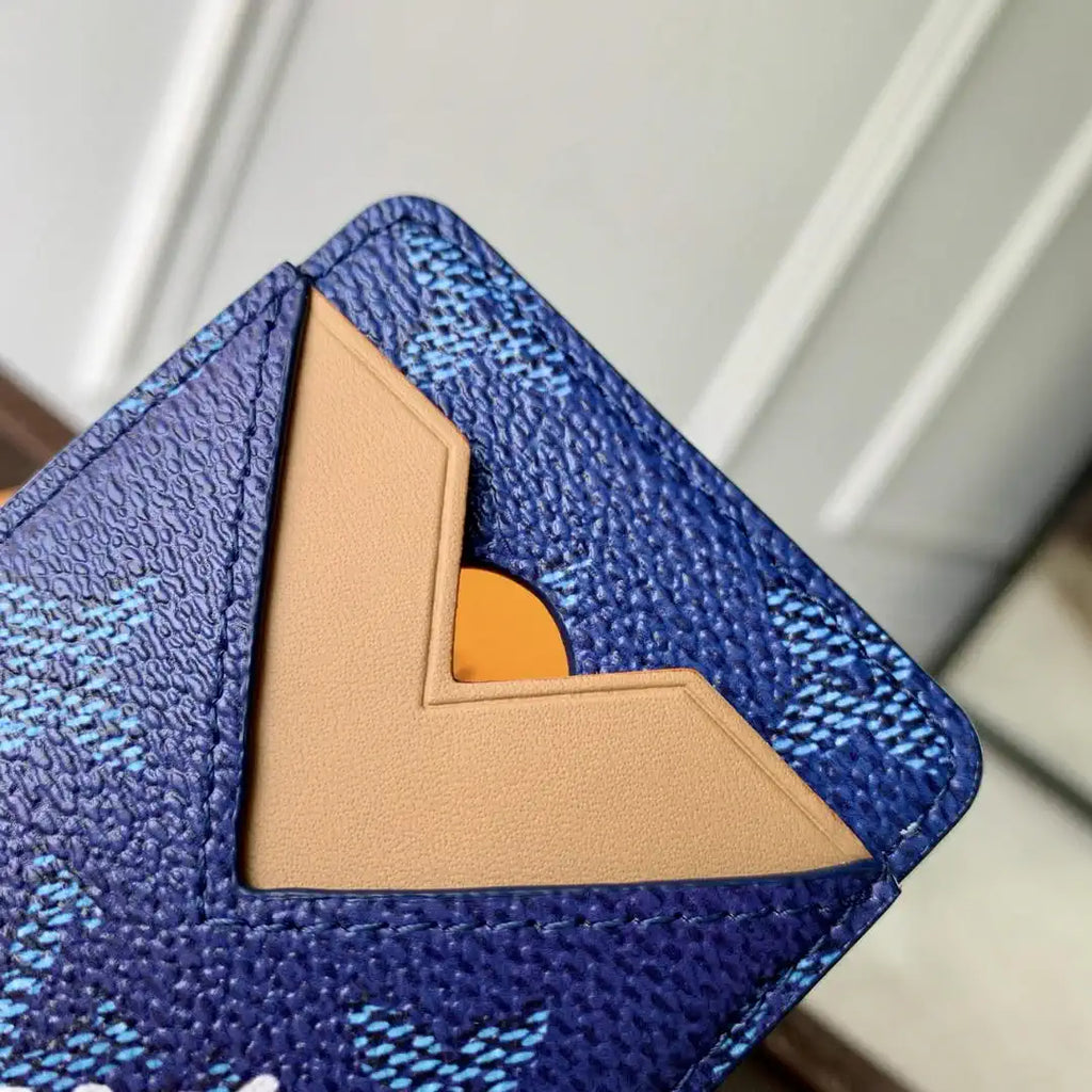 Louis Vuitton LV M26946 Magnetic Card Holder Monogram Heritage Navy Blue