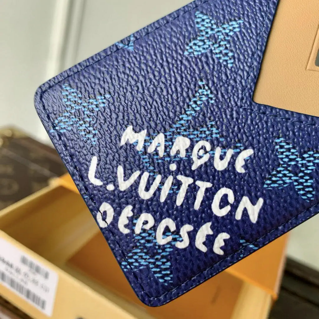 Louis Vuitton LV M26946 Magnetic Card Holder Monogram Heritage Navy Blue