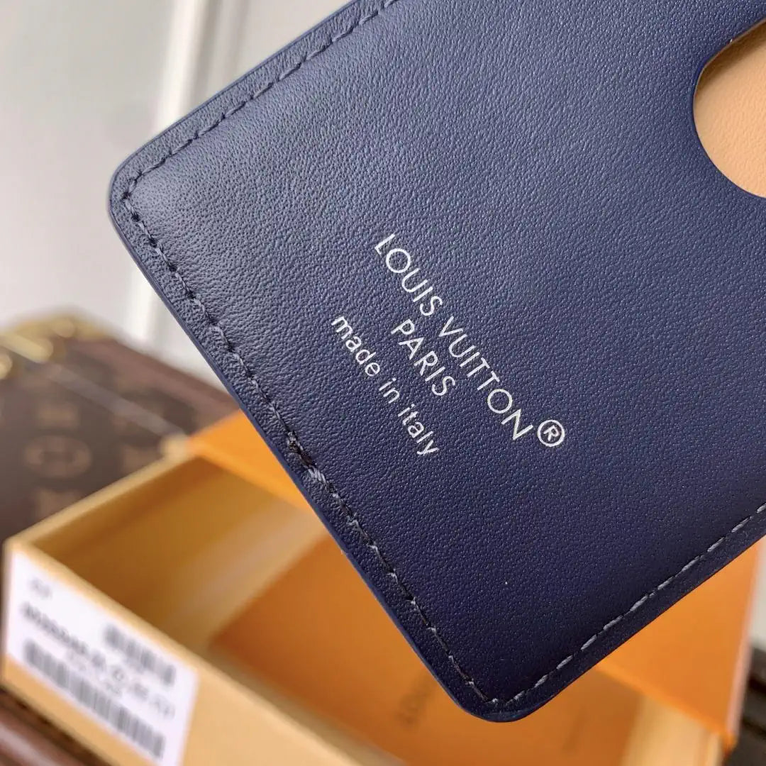 Louis Vuitton LV M26946 Magnetic Card Holder Monogram Heritage Navy Blue