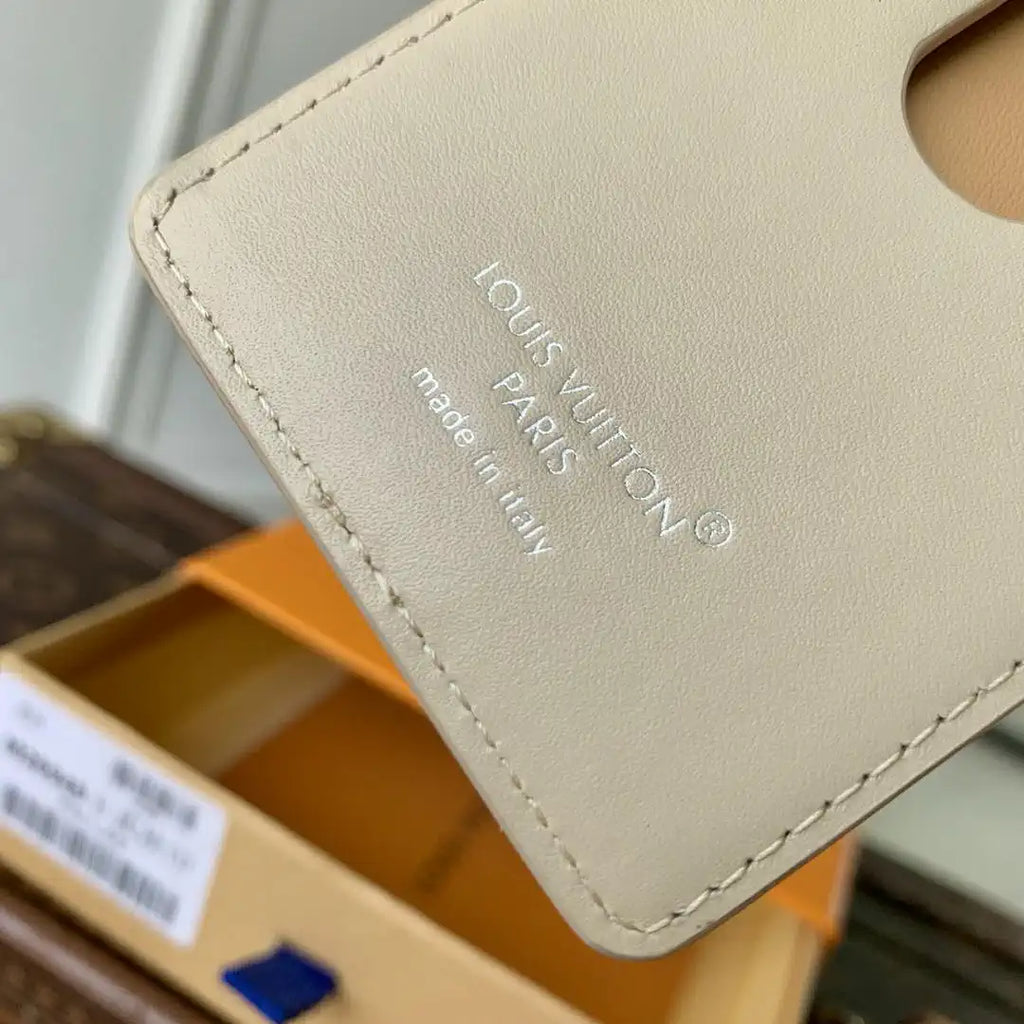 Louis Vuitton LV M26948 Magnetic Card Holder Monogram Heritage Aprciot