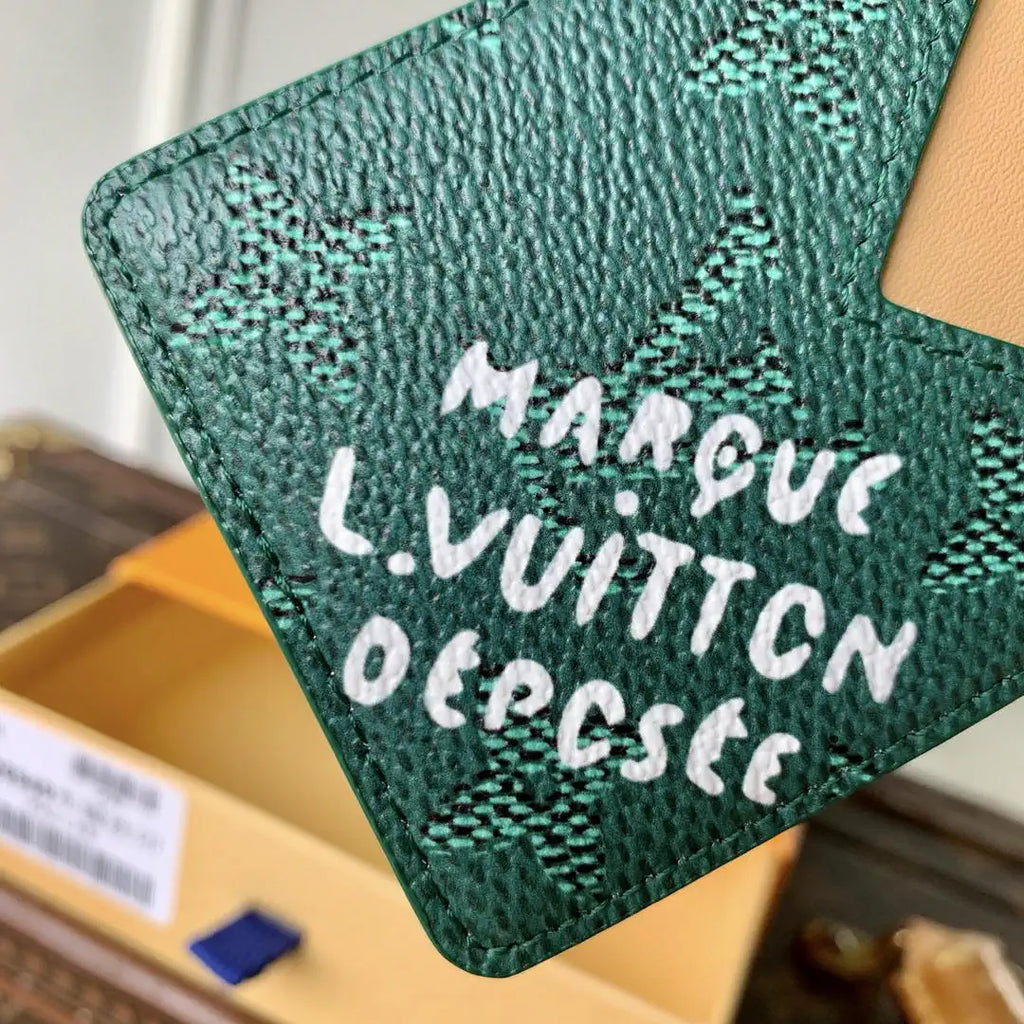 Louis Vuitton LV M26949 Magnetic Card Holder Monogram Heritage Epicea
