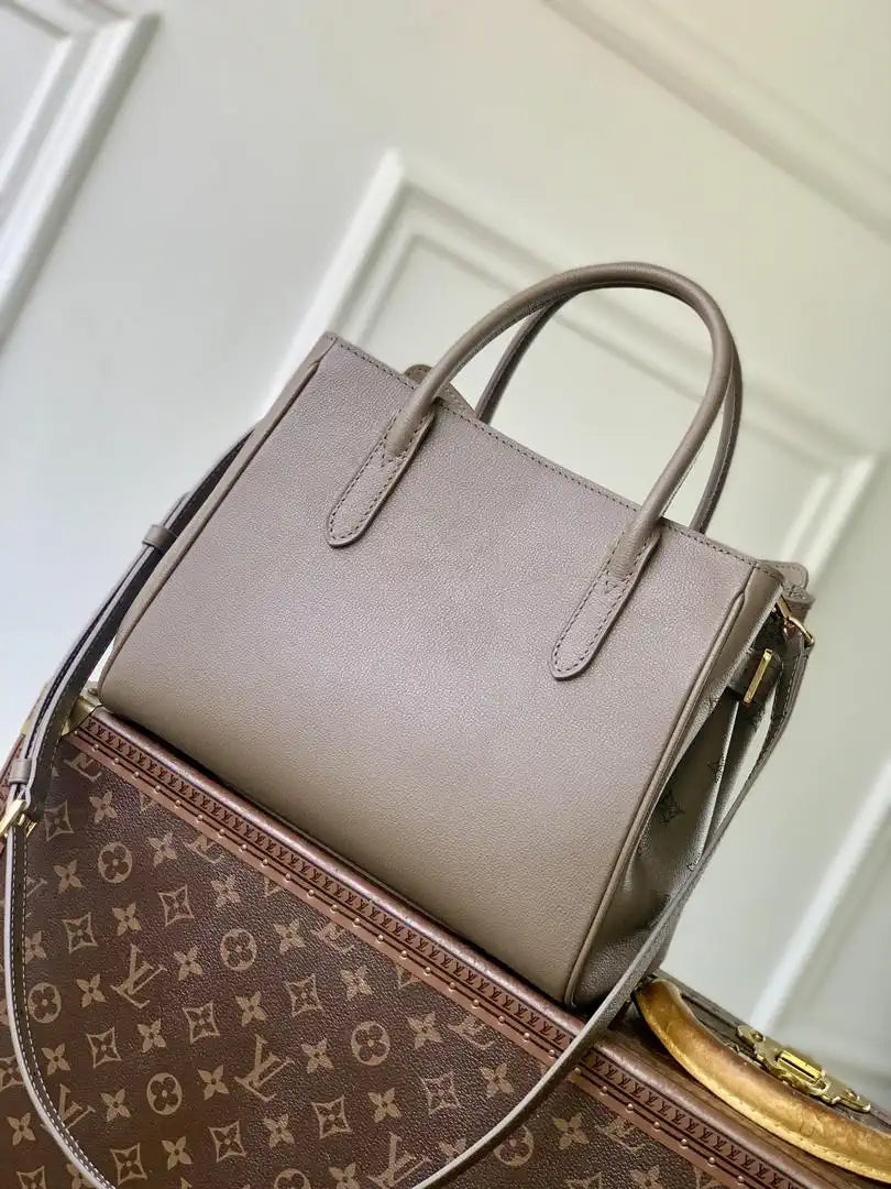 Louis Vuitton LV M27040 Vendome PM Taupe
