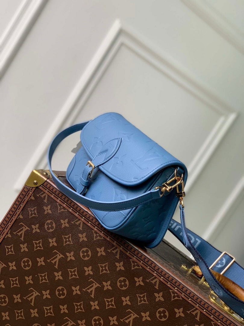 Louis Vuitton LV M27362 Diane Handbag  Blue Jean