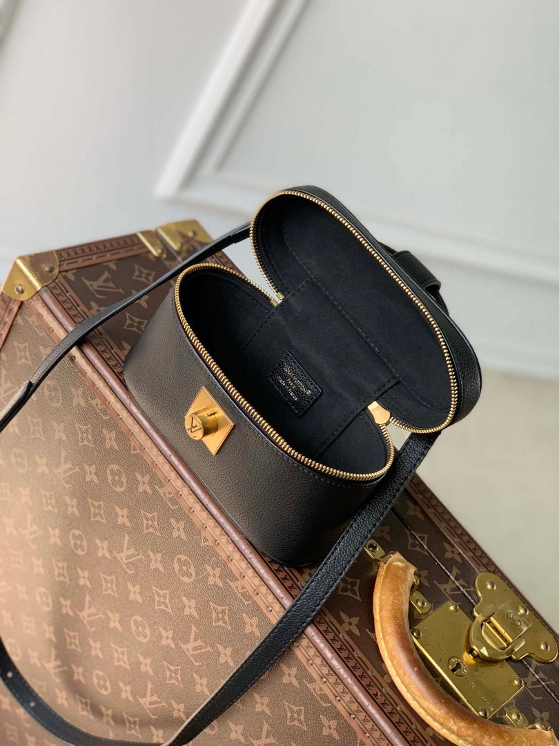 Louis Vuitton LV M27505 Low Key Vanity Pouch Black