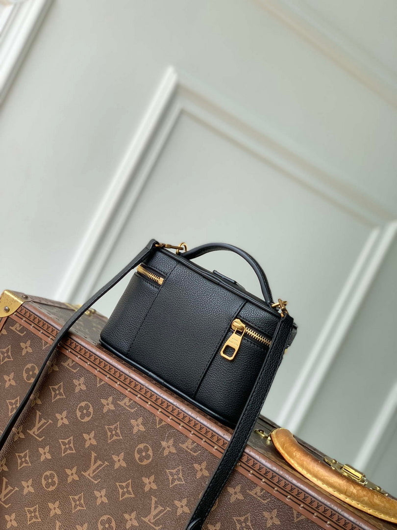 Louis Vuitton LV M27505 Low Key Vanity Pouch Black