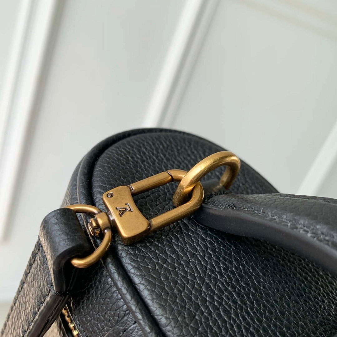 Louis Vuitton LV M27505 Low Key Vanity Pouch Black