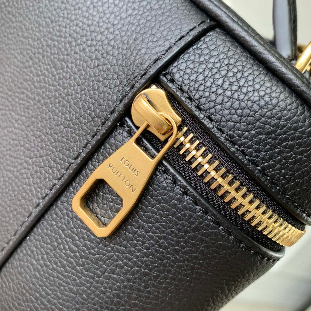Louis Vuitton LV M27505 Low Key Vanity Pouch Black