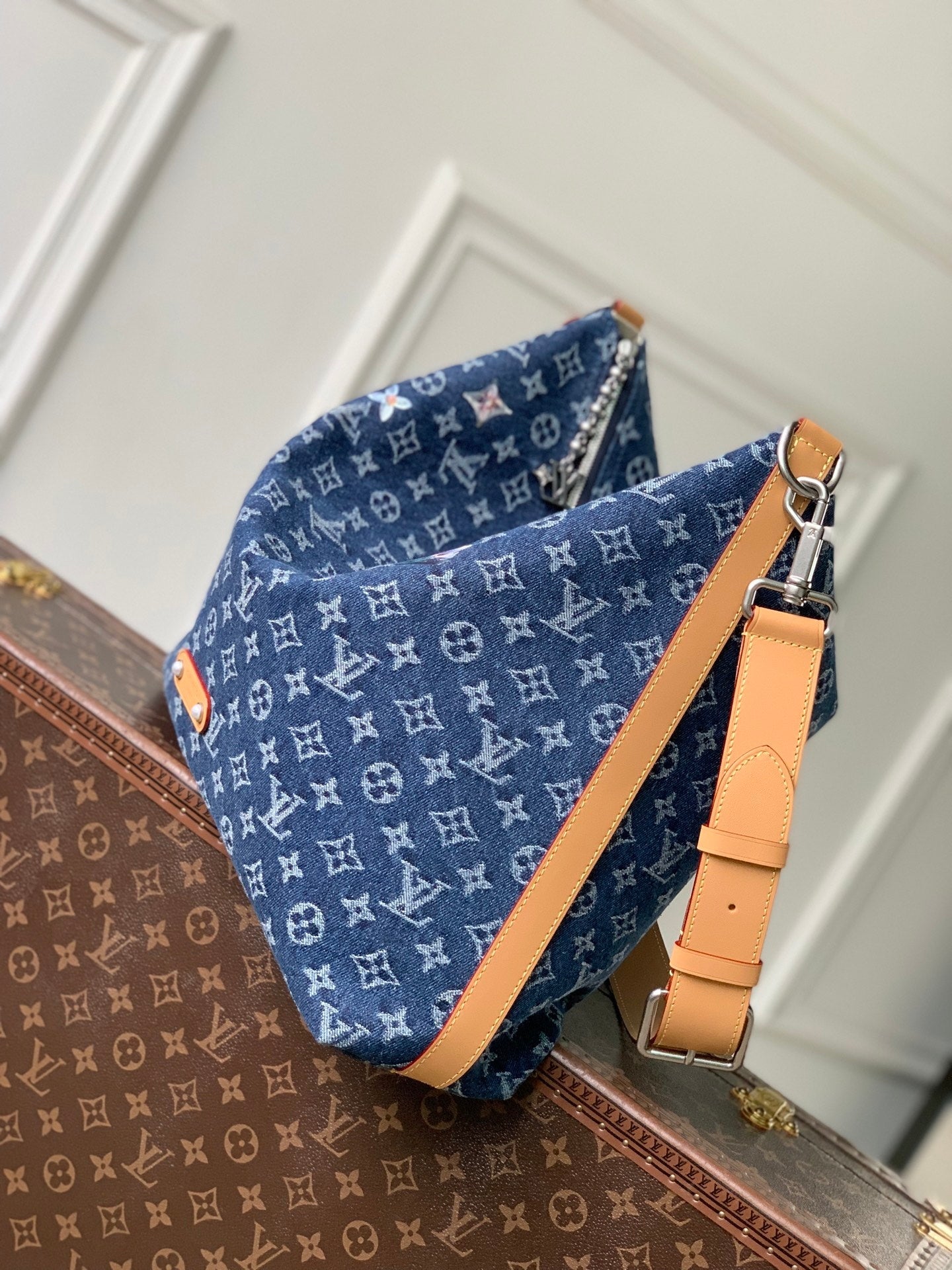 Louis Vuitton  LV M27555 Vagabond Hobo Bag Blue - Default Title - View 2