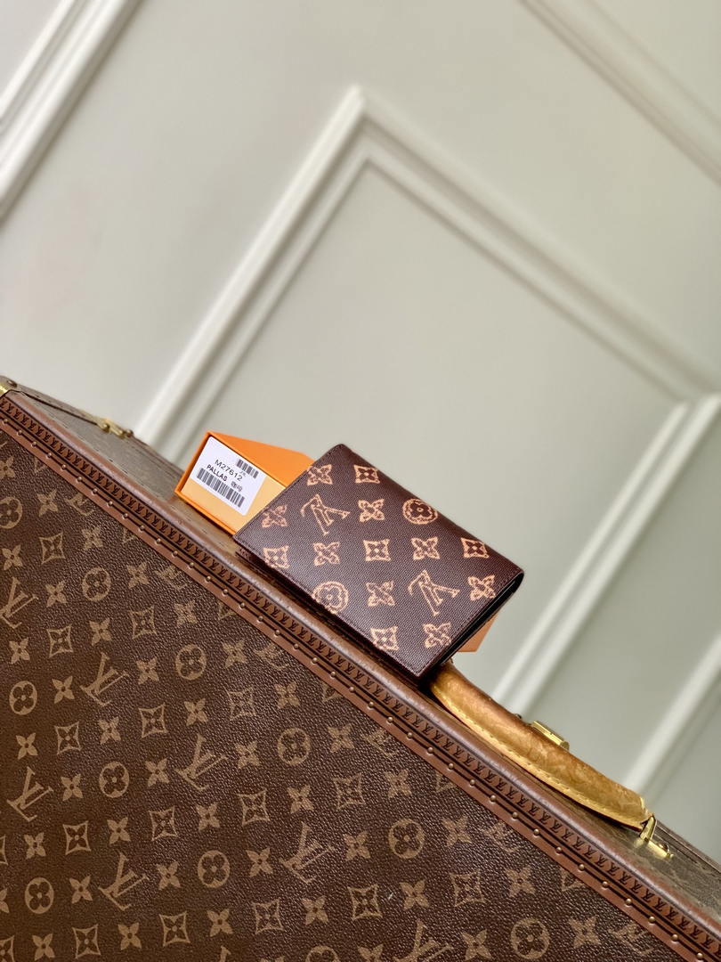 Louis Vuitton LV M27612 Passport Cover Other Monogram Canvas  Coffe Brown