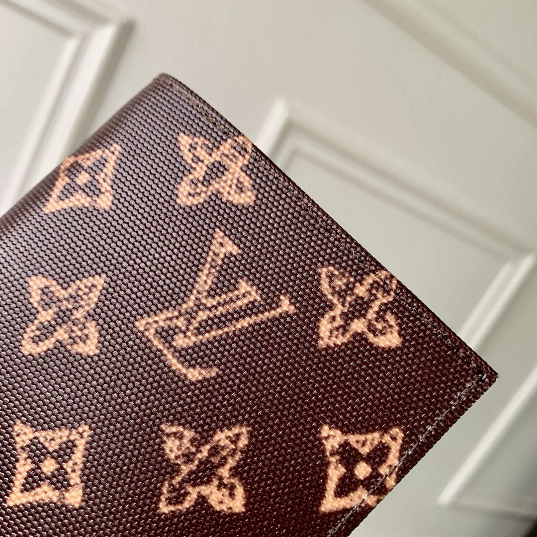 Louis Vuitton LV M27612 Passport Cover Other Monogram Canvas  Coffe Brown