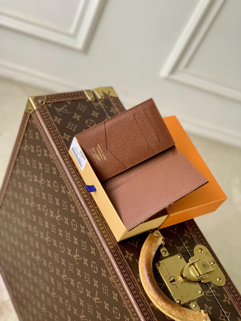 Louis Vuitton LV M27612 Passport Cover Other Monogram Canvas  Coffe Brown