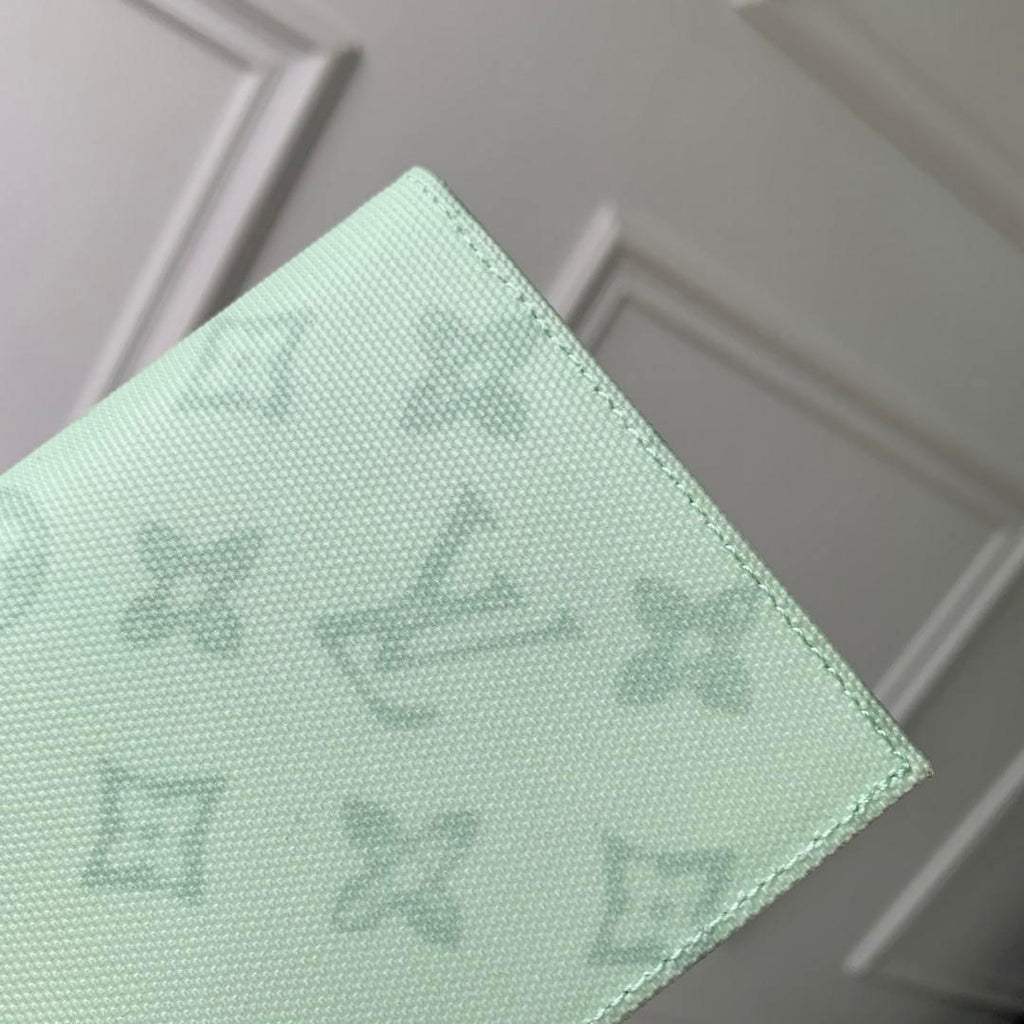 Louis Vuitton LV M27612 Passport Cover Other Monogram Canvas Green
