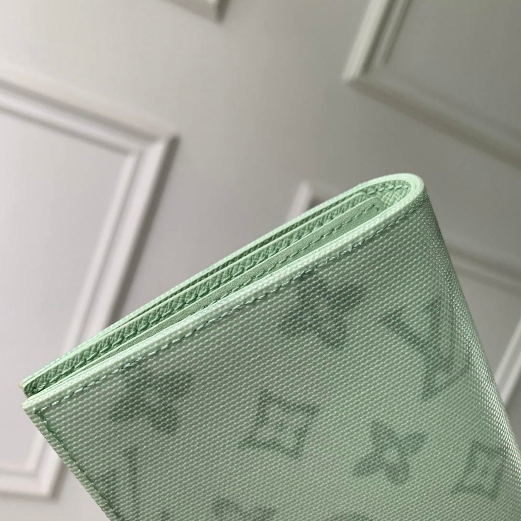 Louis Vuitton LV M27612 Passport Cover Other Monogram Canvas Green