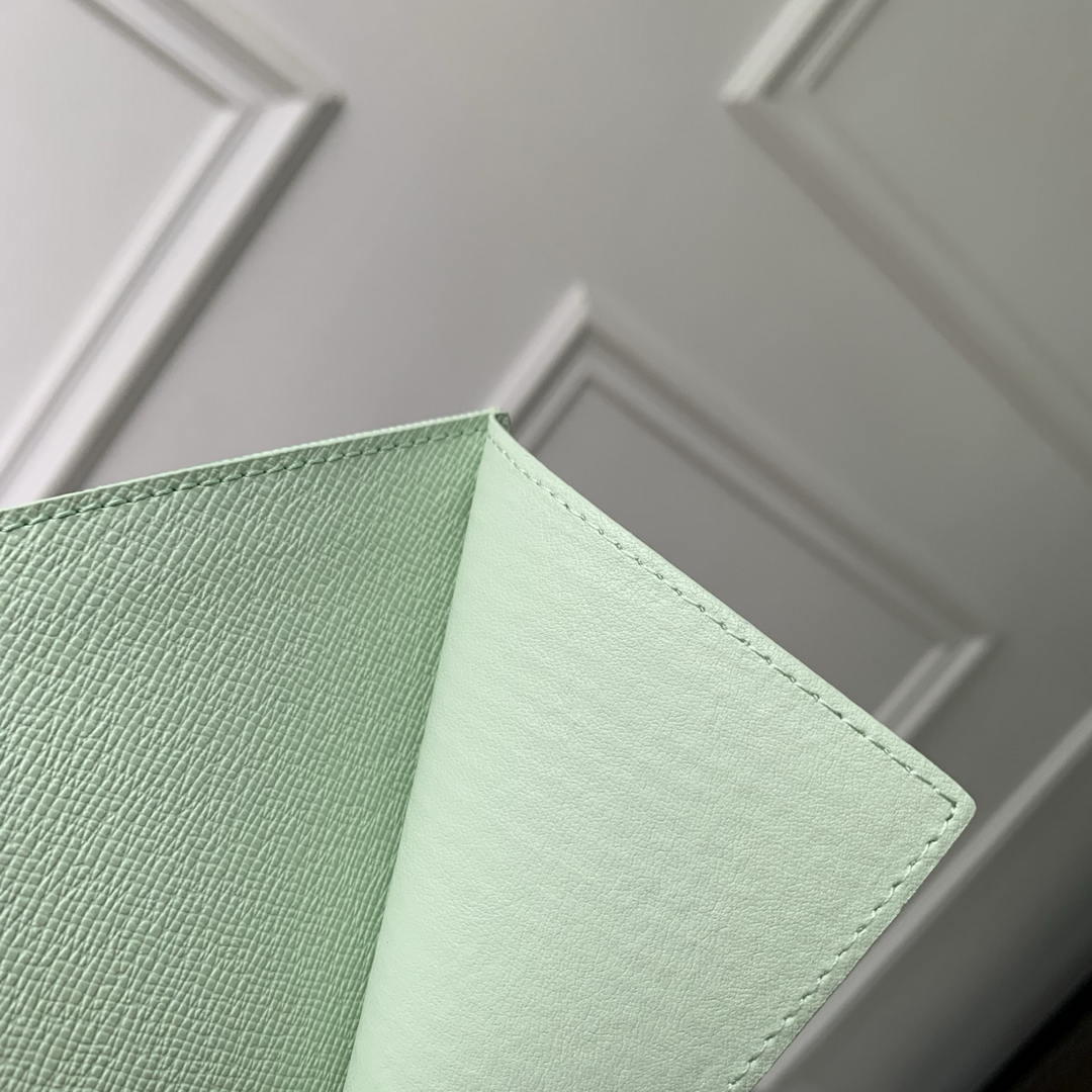 Louis Vuitton LV M27612 Passport Cover Other Monogram Canvas Green