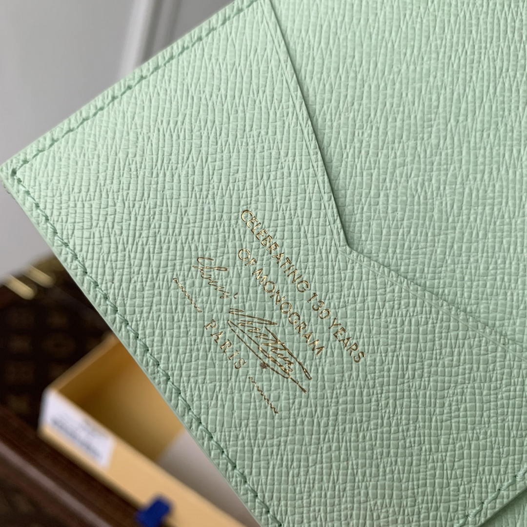 Louis Vuitton LV M27612 Passport Cover Other Monogram Canvas Green