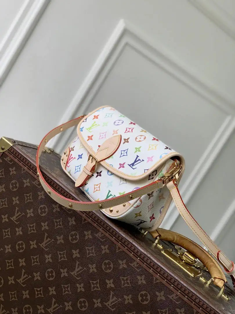 Louis Vuitton LV M27866  LV x TM Diane Handbag Monogram White