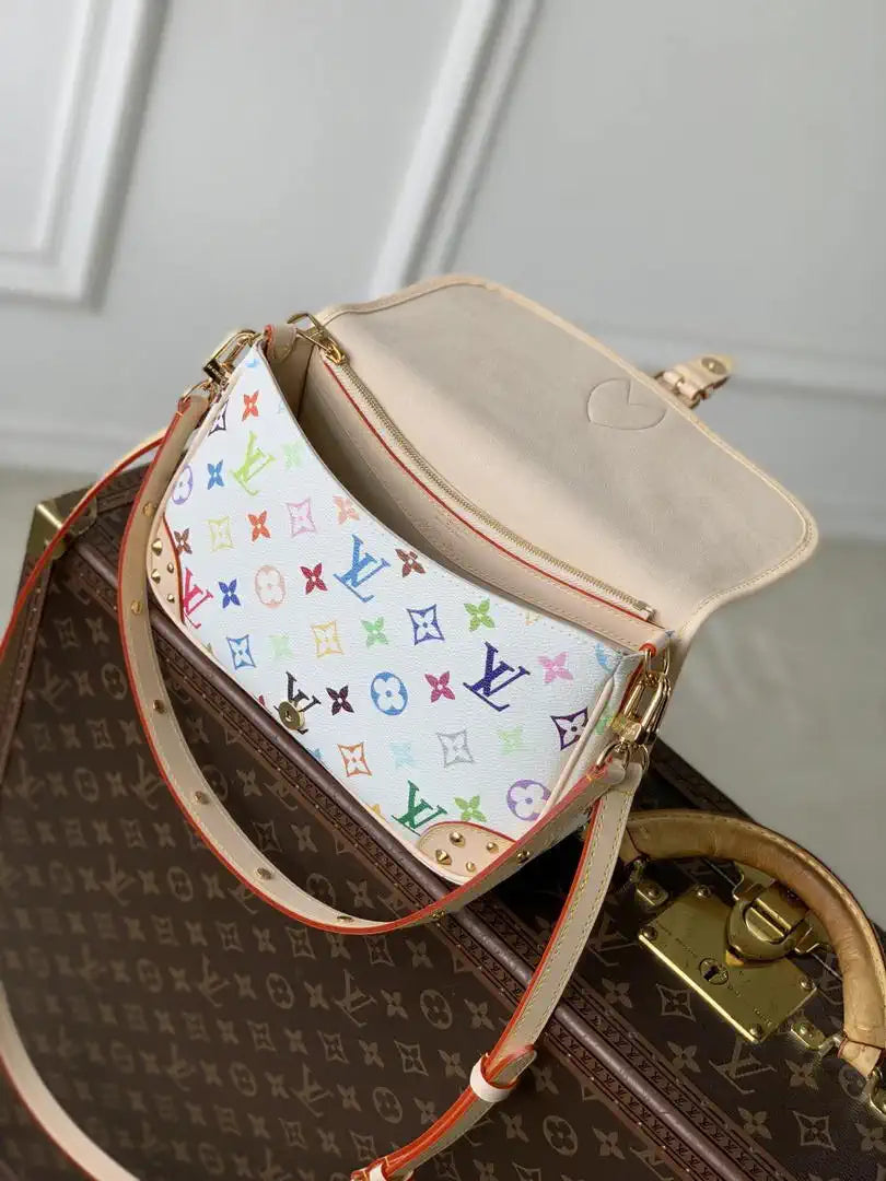 Louis Vuitton LV M27866  LV x TM Diane Handbag Monogram White