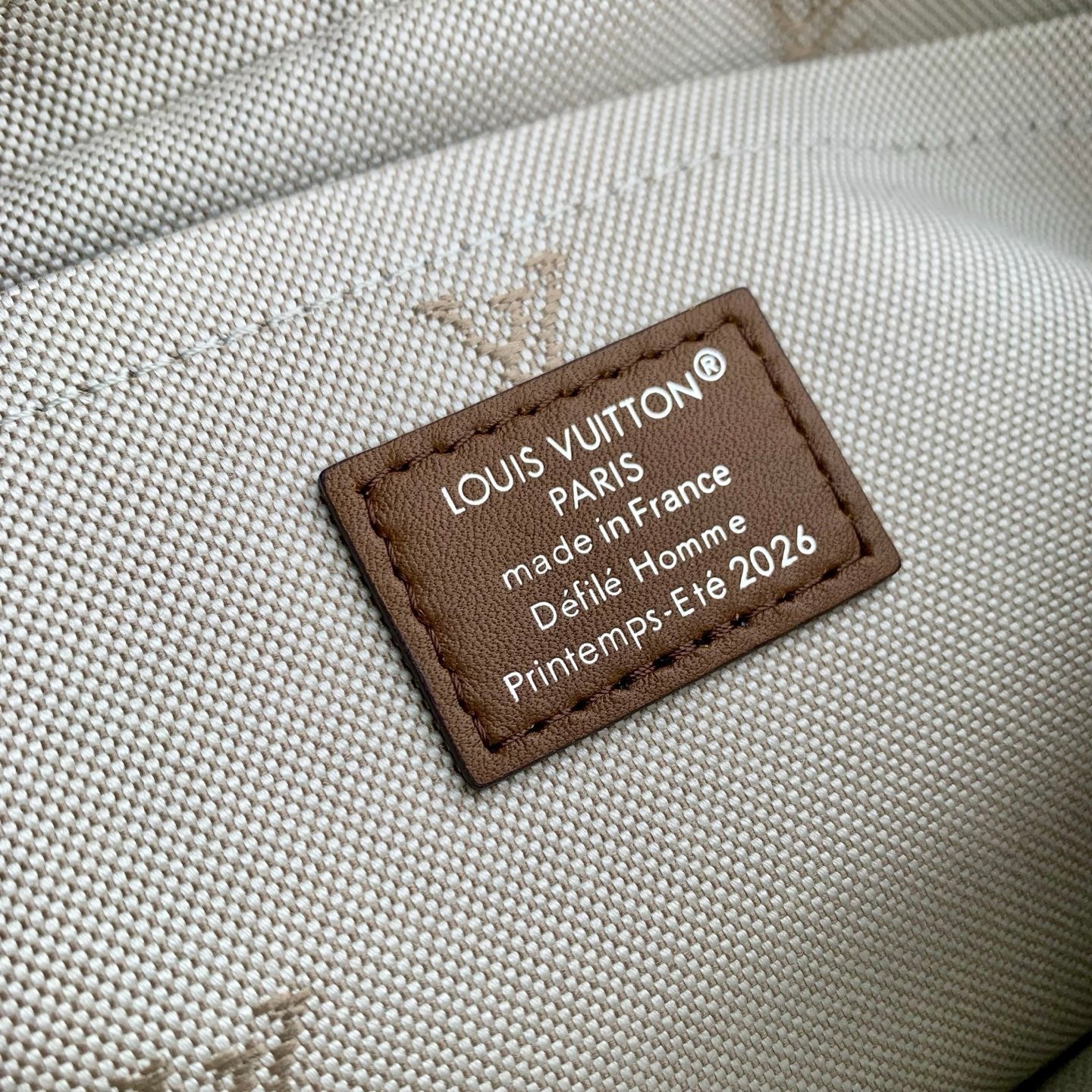 Louis Vuitton LV M27999 Nil Small Bag Caramel