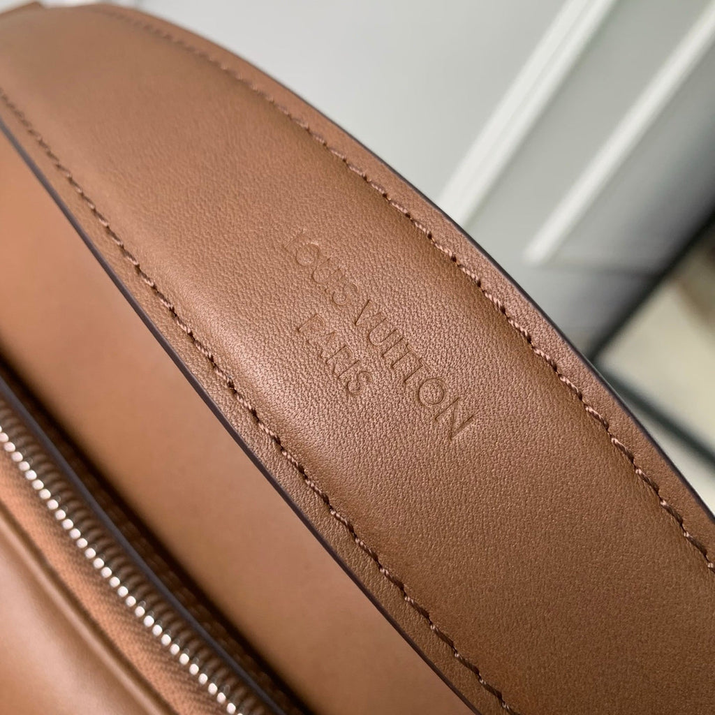 Louis Vuitton LV M27999 Nil Small Bag Caramel