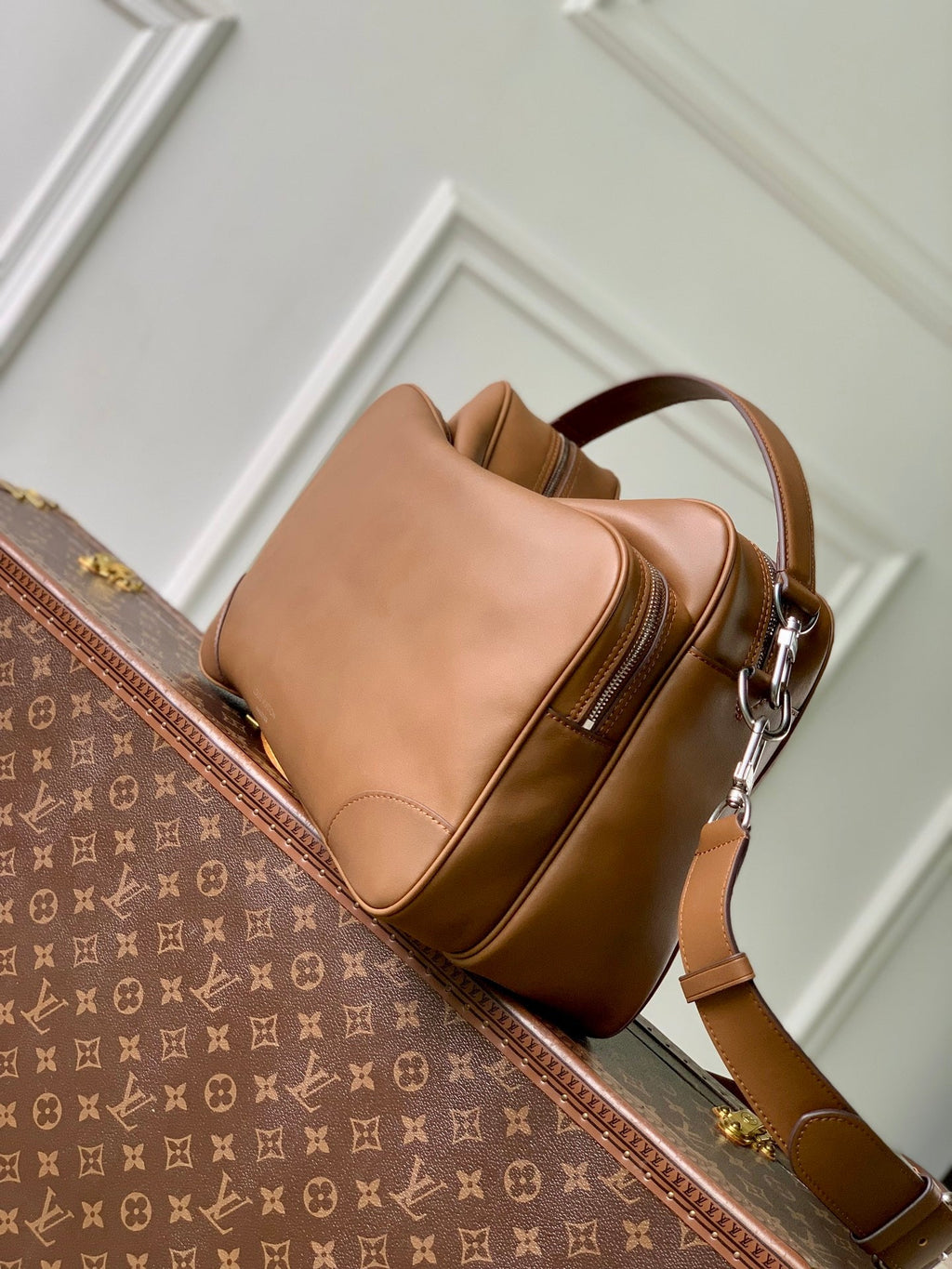 Louis Vuitton LV M27999 Nil XL Bag Caramel