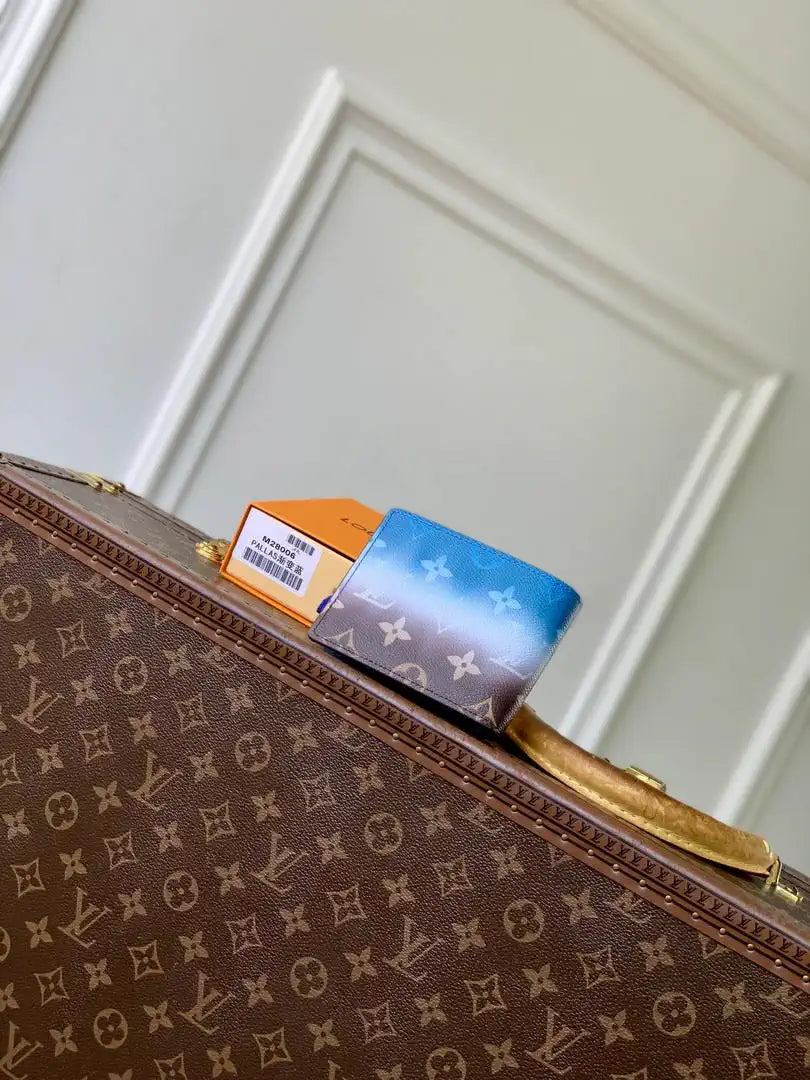 Louis Vuitton LV M28006 Gradient Blue HULTlPLE Wallet