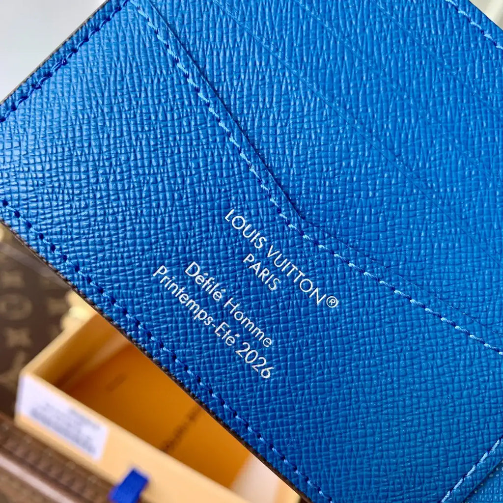 Louis Vuitton LV M28006 Gradient Blue HULTlPLE Wallet