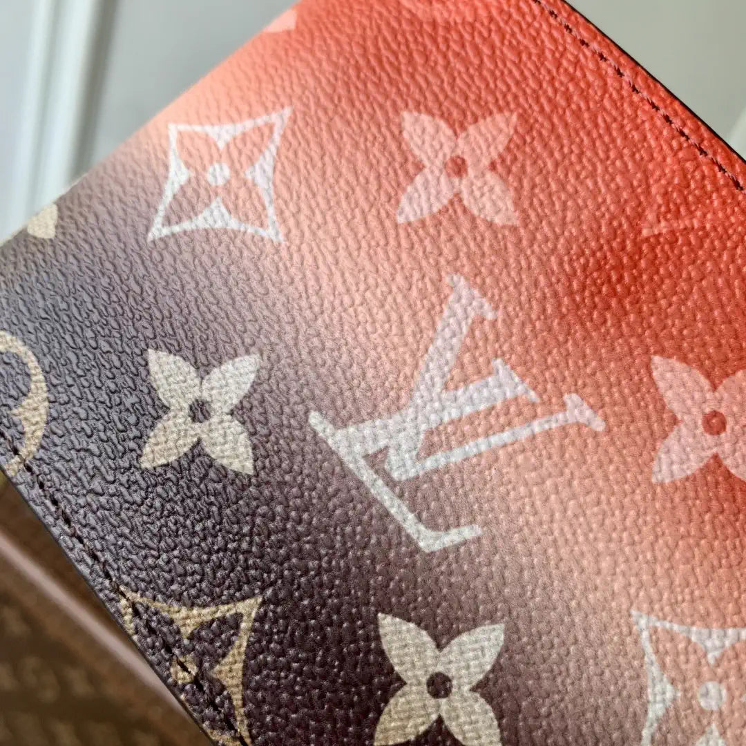 Louis Vuitton LV M28006 Gradient Orange HULTlPLE Wallet