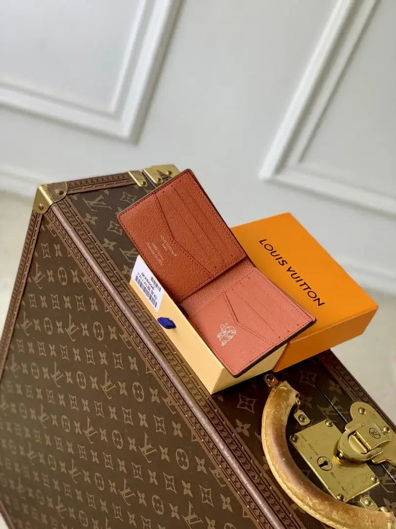 Louis Vuitton LV M28006 Gradient Orange HULTlPLE Wallet