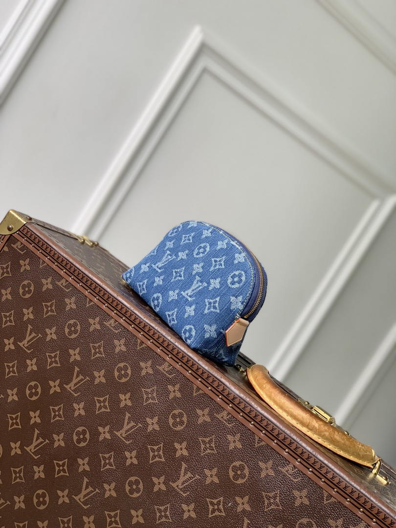 Louis Vuitton LV M28050 Pochette Cosmétique PM Other Monogram Canvas