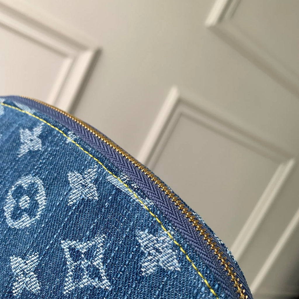 Louis Vuitton LV M28050 Pochette Cosmétique PM Other Monogram Canvas
