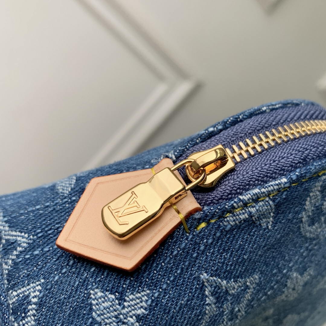 Louis Vuitton LV M28050 Pochette Cosmétique PM Other Monogram Canvas