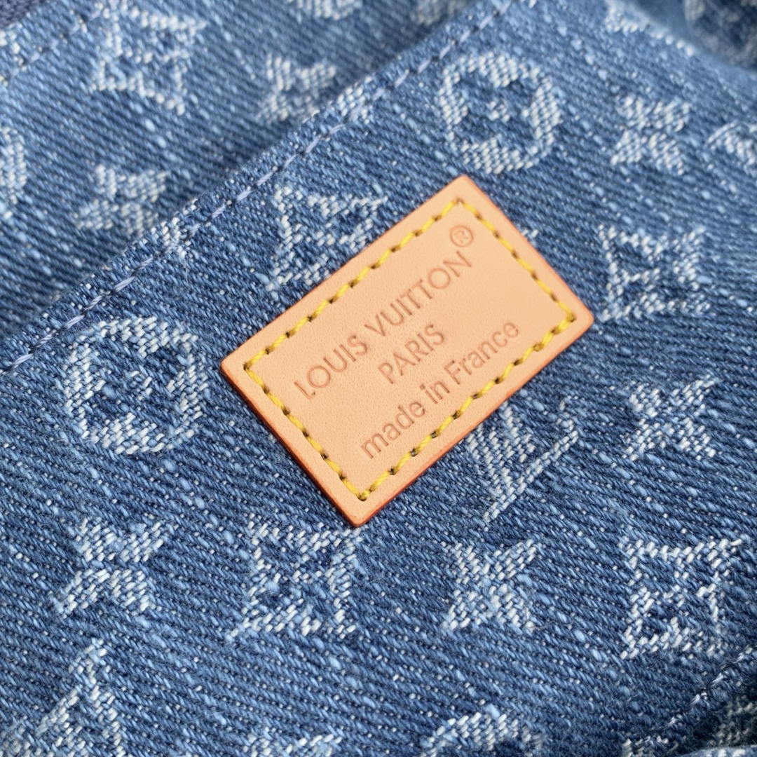 Louis Vuitton LV M28050 Pochette Cosmétique PM Other Monogram Canvas